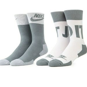NWT -NIKE 2 pack  Athletic Crew Mens/Womens Socks